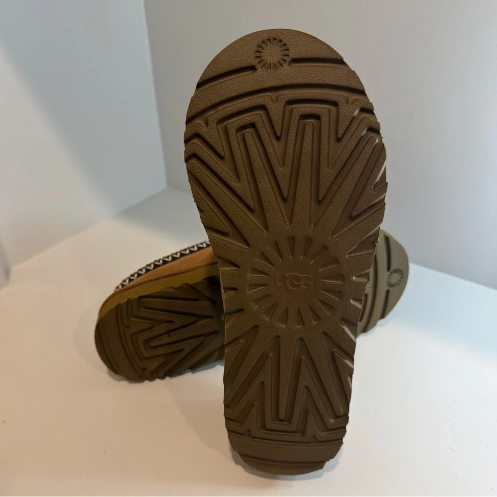 NWT unworn Ugg Tasman slip on shoes slippers chestnut brown Size 7 fur lined - Picture 9 of 12
